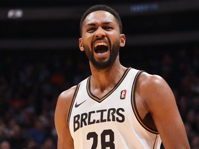 “九游app_ NBA最奇葩的玩笑时刻，球员爆笑全场”，爆笑nba游戏