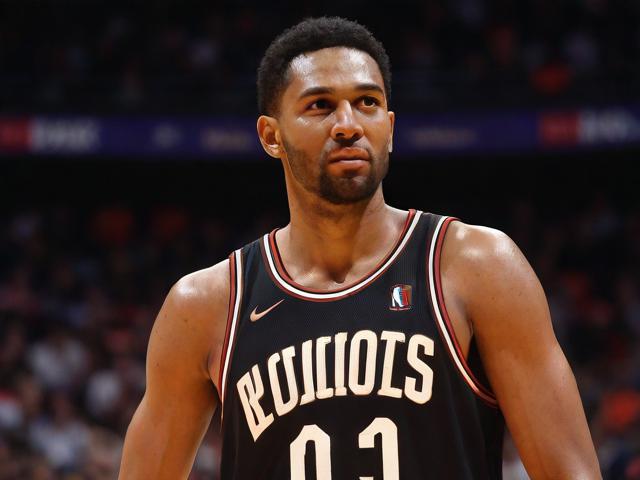“九游app_ 历史回顾：NBA几十年来的十大经典封盖”，nba封面设计