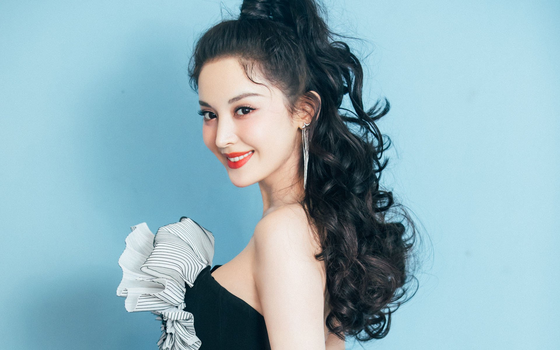 鹈鹕签下欧洲神射引爆热议，鹈鹕鹈鹕